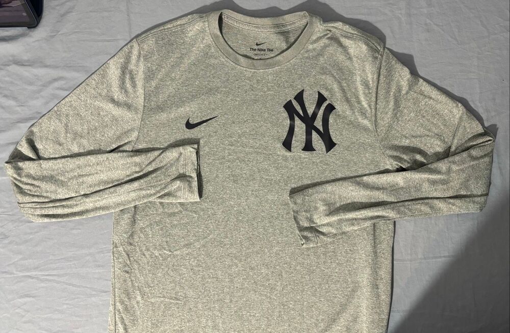 Nike Dri-Fit New York Yankees Baseball Long Sleeve T Shirt M MLB The Nike Tee